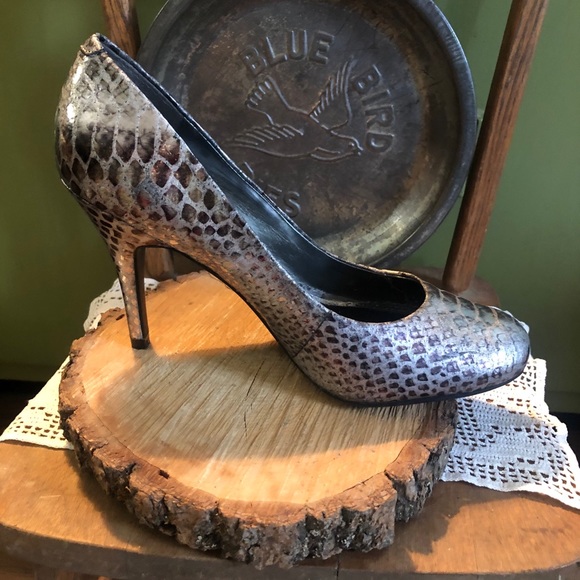 Jessica Simpson Shoes - Jessica Simpson Gunmetal Heels